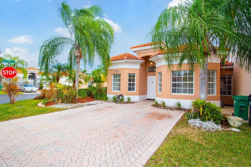 FOREST LAKES COUNTRY GARD - Residential Lease