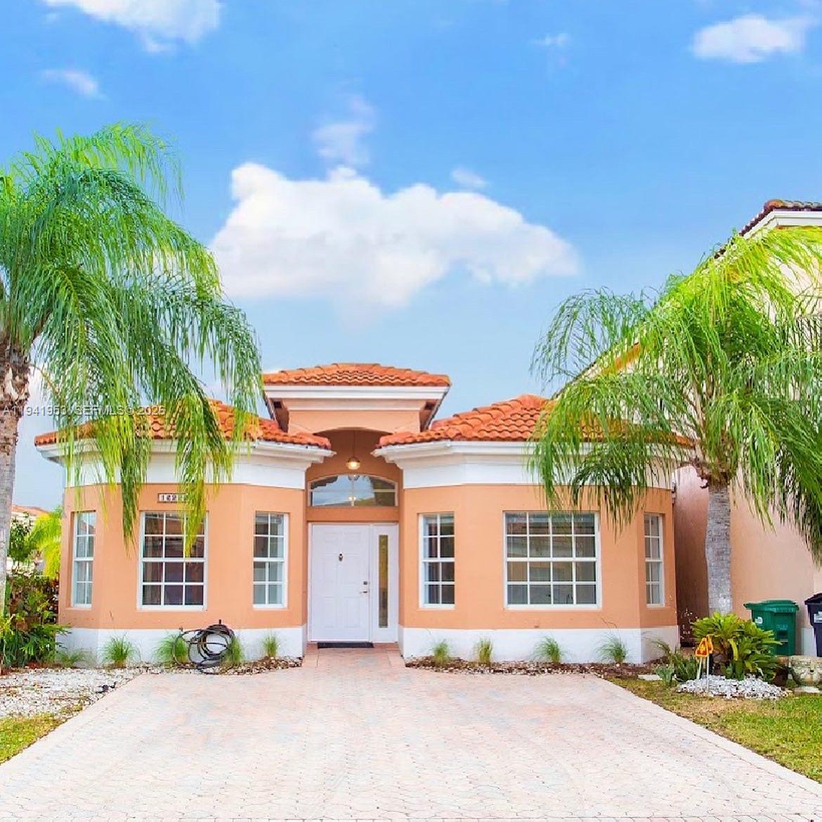 FOREST LAKES COUNTRY GARD - Residential Lease