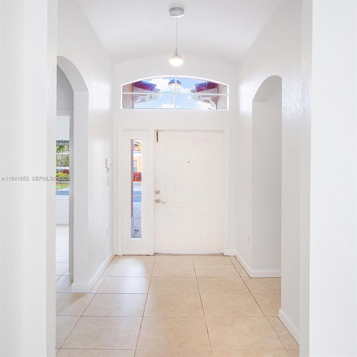 FOREST LAKES COUNTRY GARD - Residential Lease