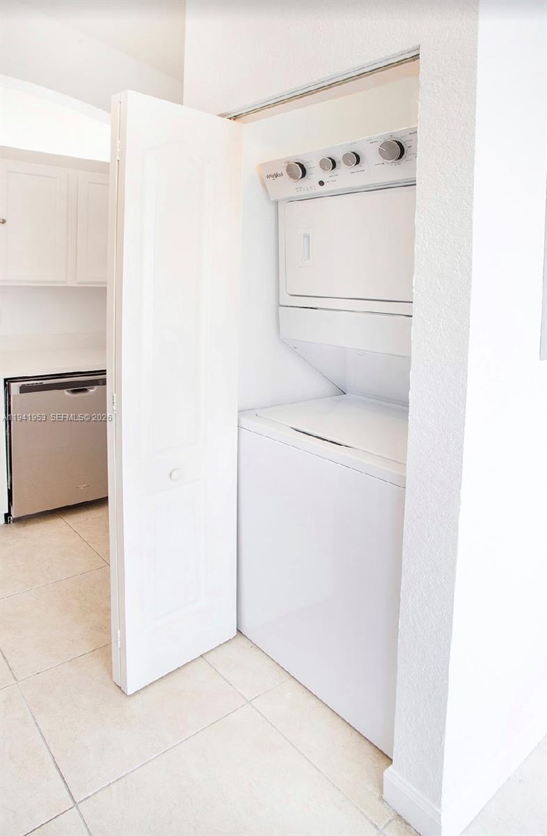 FOREST LAKES COUNTRY GARD - Residential Lease