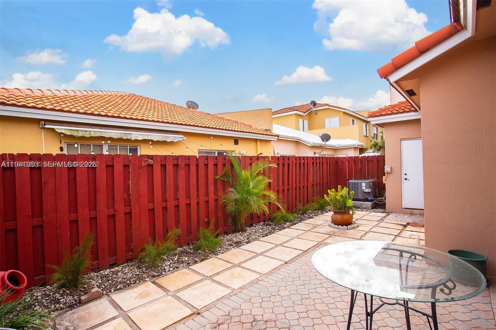 FOREST LAKES COUNTRY GARD - Residential Lease