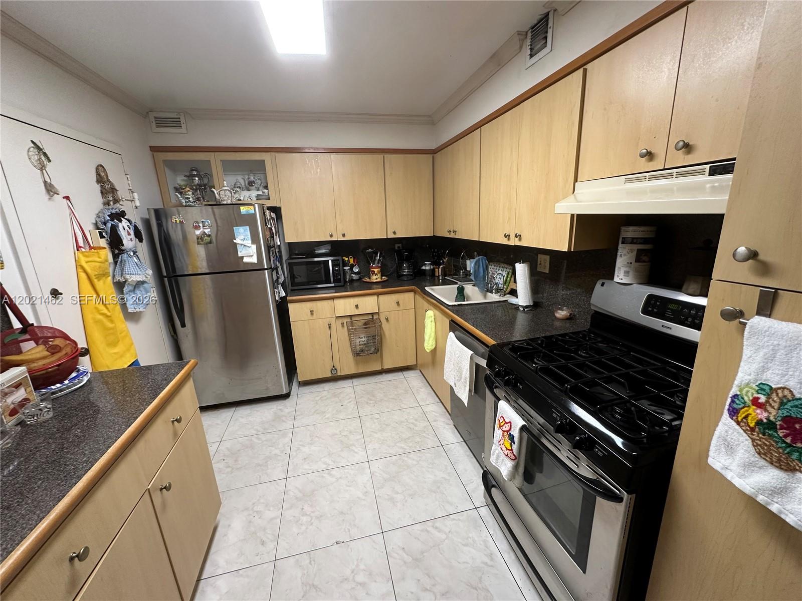 PARKER PLAZA CONDO ESTATE - Residential