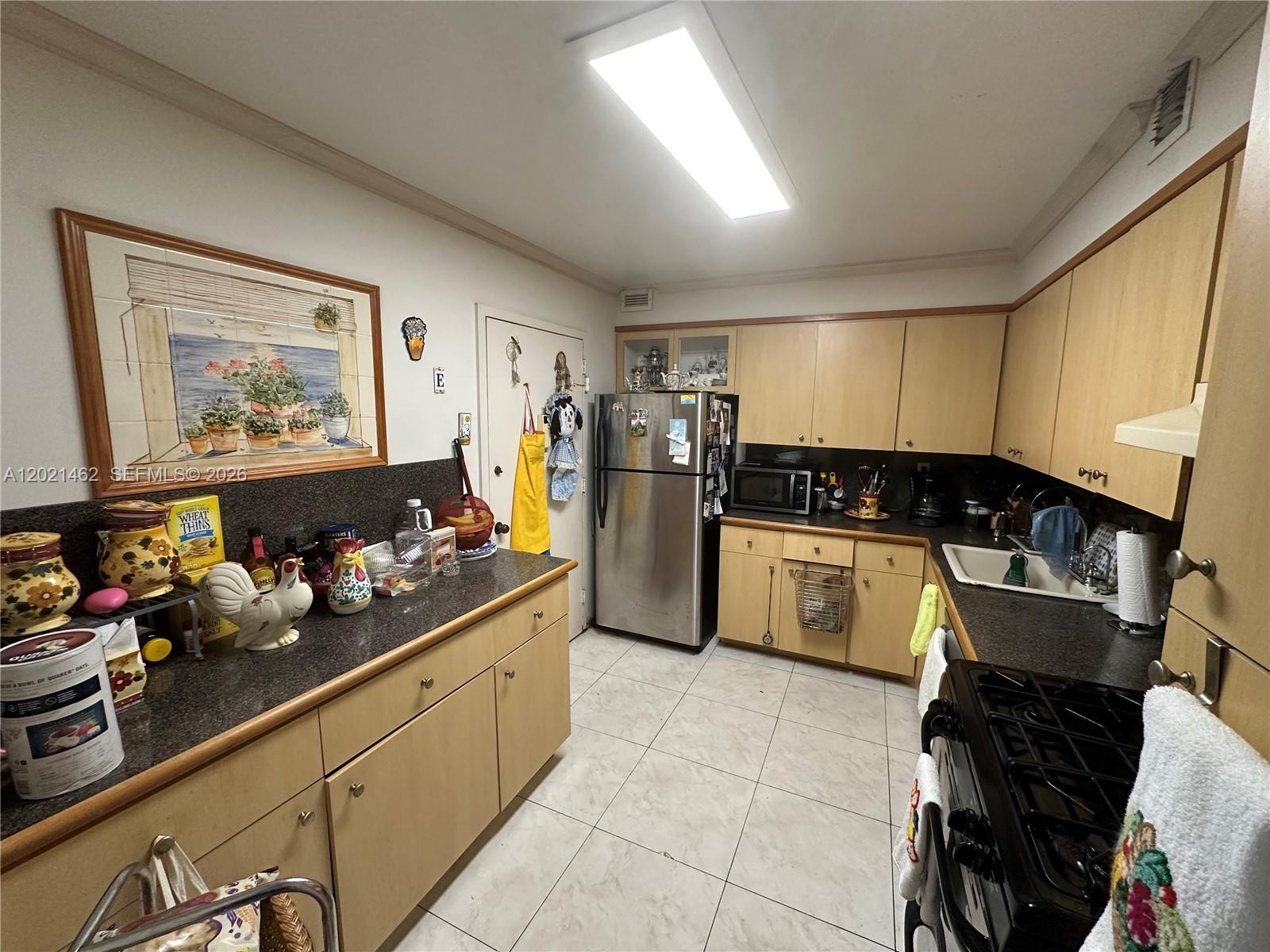 PARKER PLAZA CONDO ESTATE - Residential