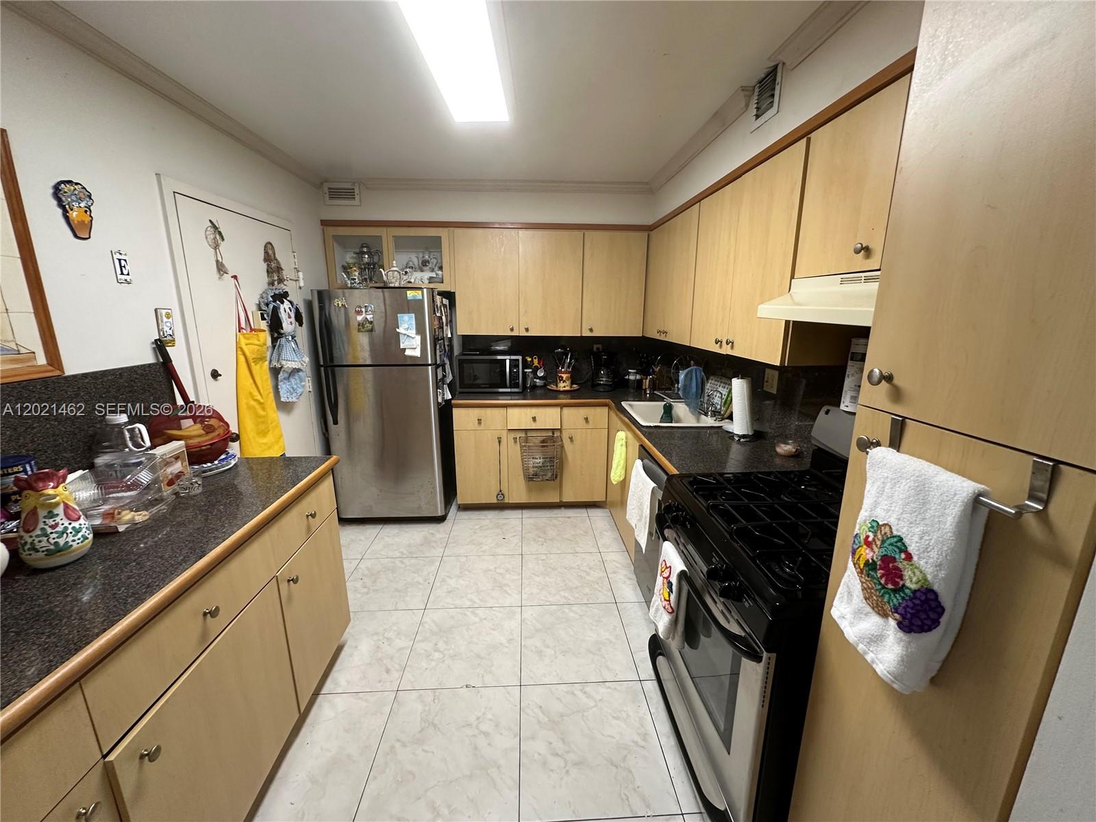 PARKER PLAZA CONDO ESTATE - Residential