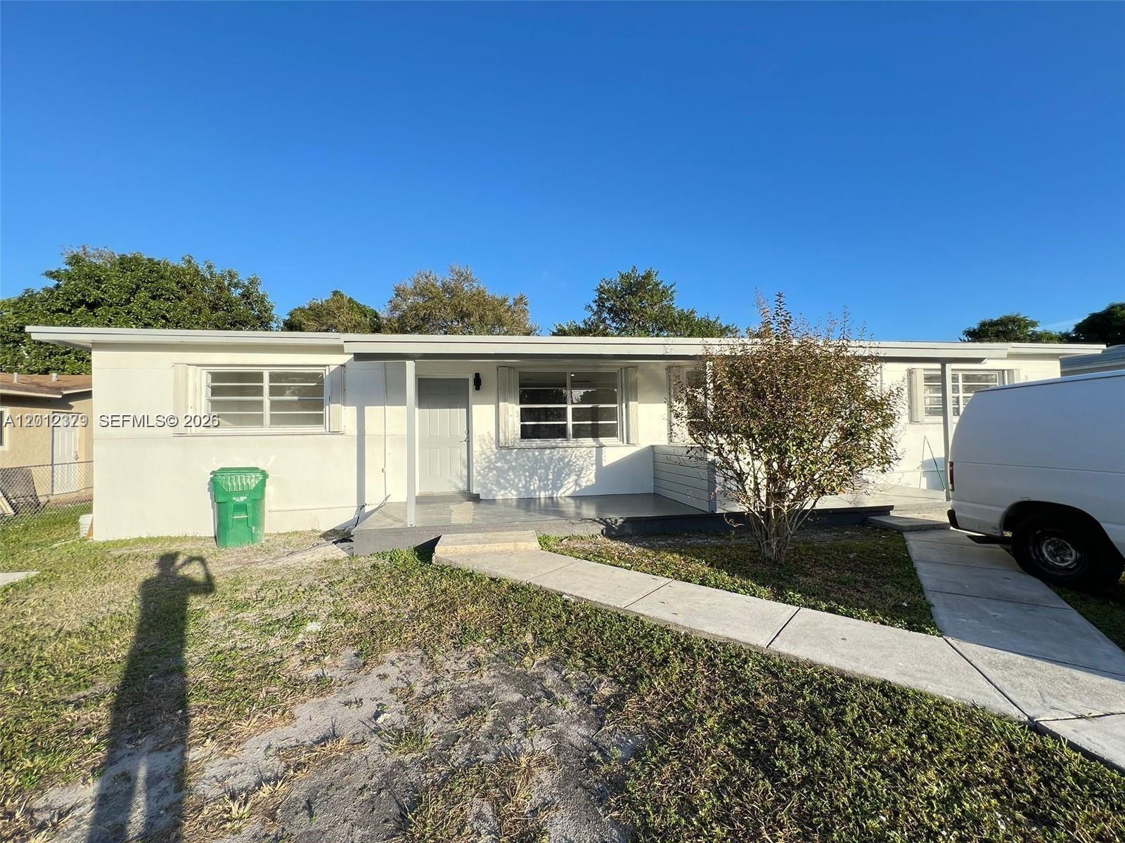 VENETIAN GARDENS ACRESPB - Residential Lease