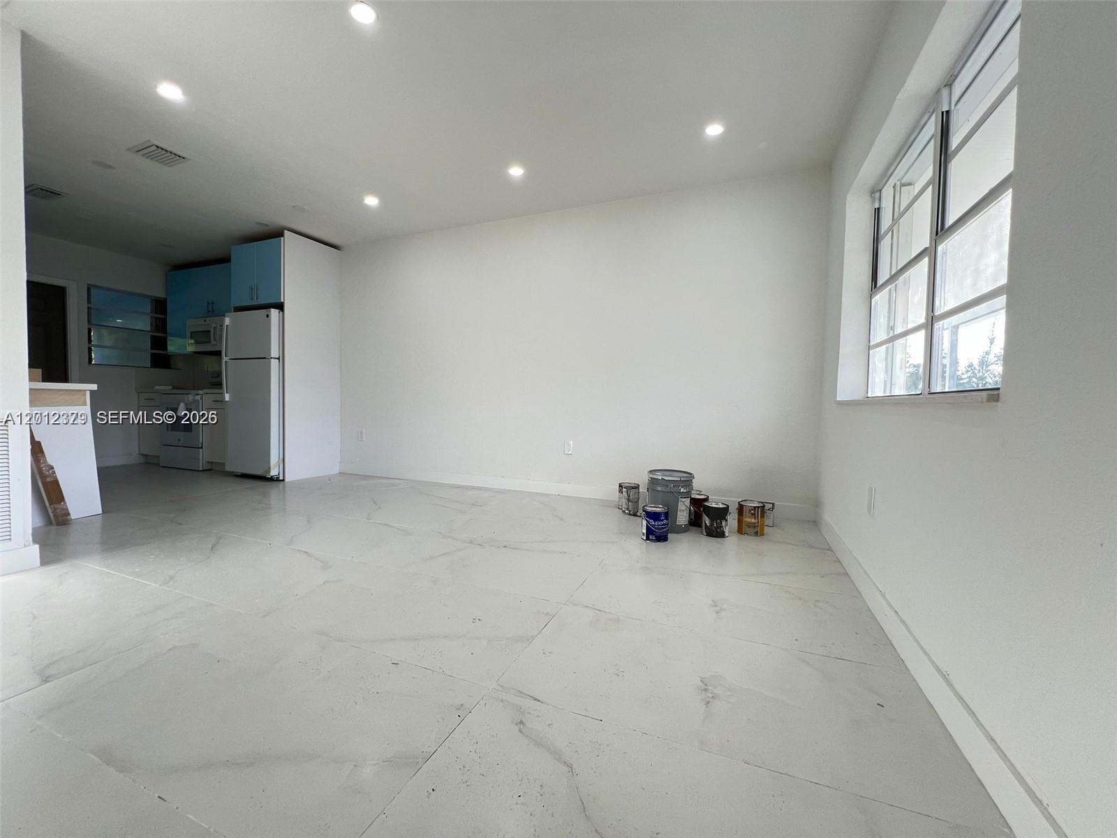 VENETIAN GARDENS ACRESPB - Residential Lease