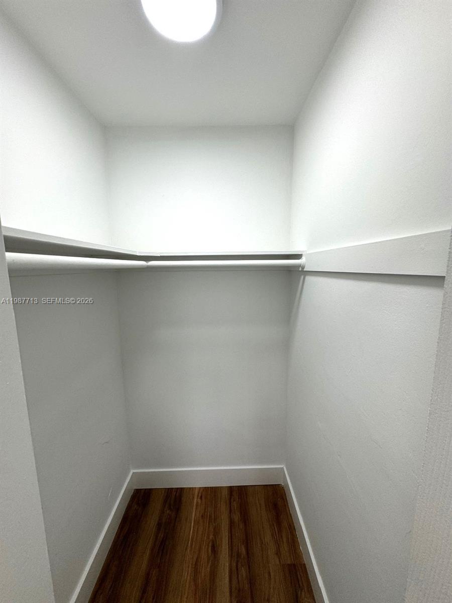 COCONUT GROVE SEC 1-CORAL - Residential Lease