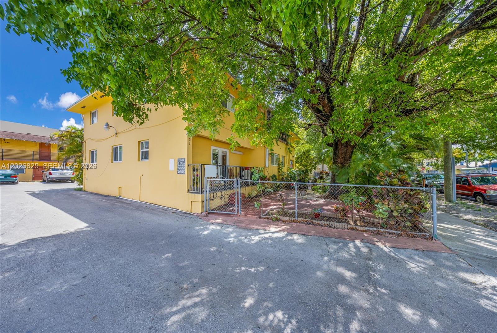 840 NW 4th St