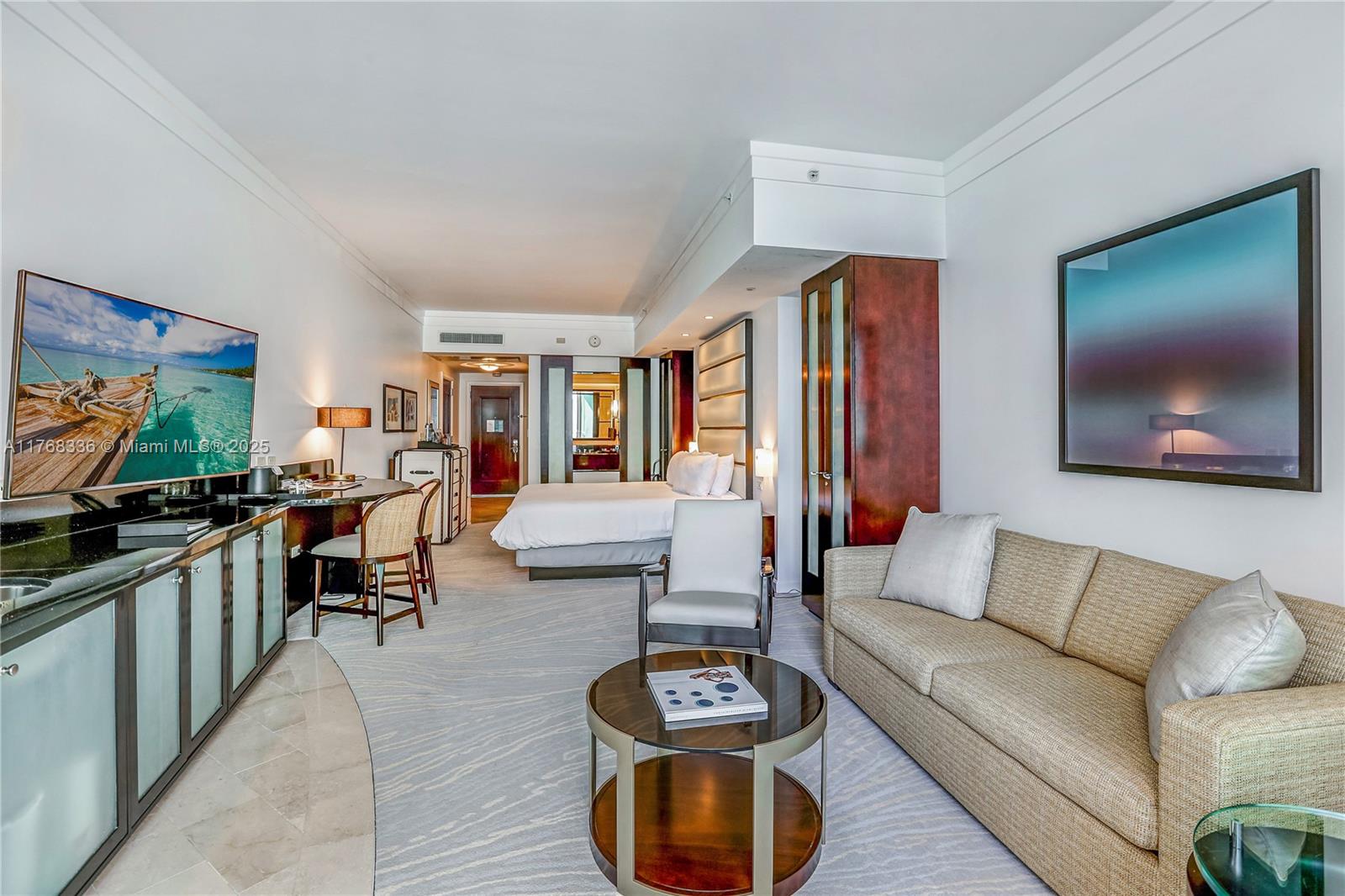 FONTAINEBLEAU III - Residential