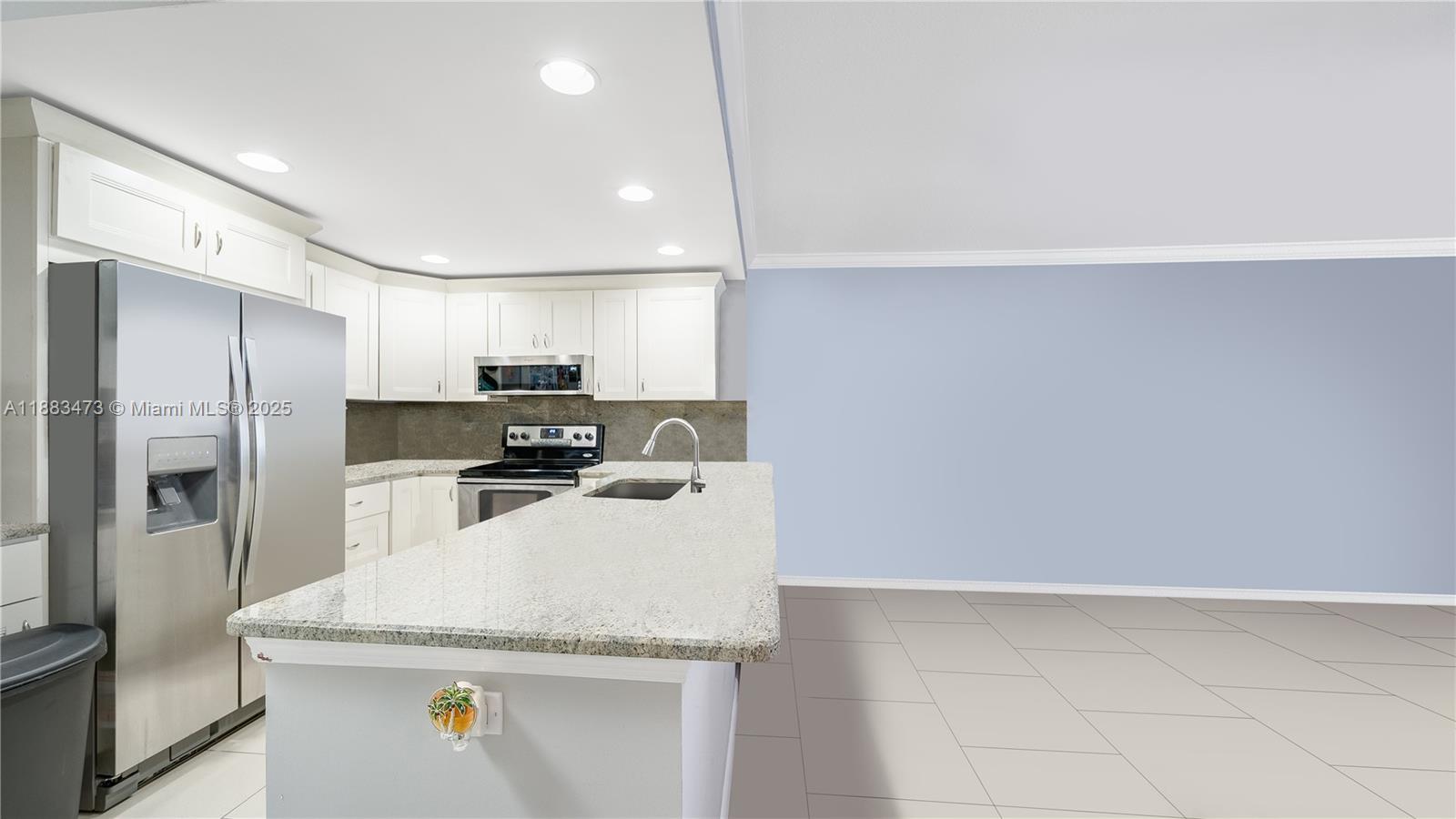 IMPERIAL TOWERS CONDO - Residential