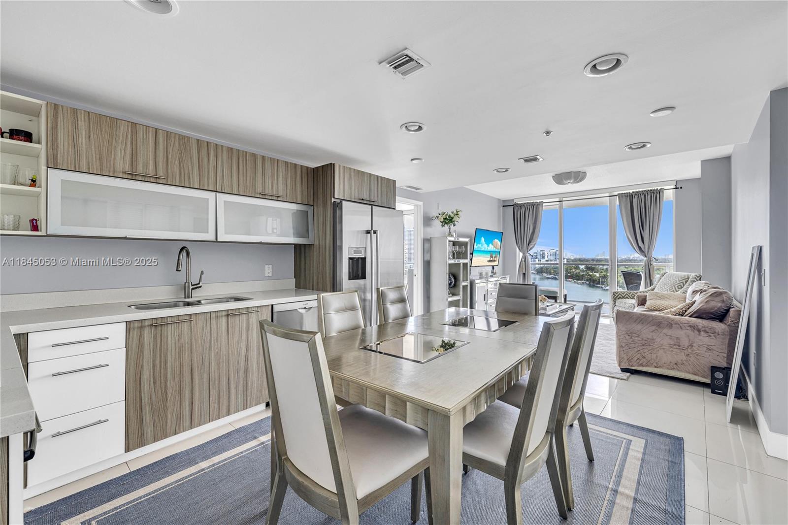 6700 Indian Creek Dr 1205