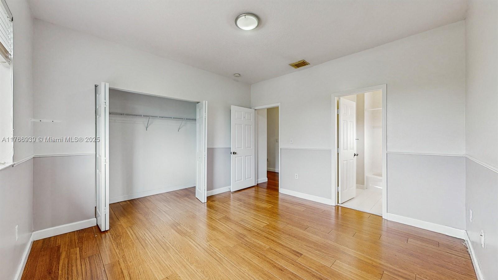 TWIN LAKE SHORES SOUTH - Residential