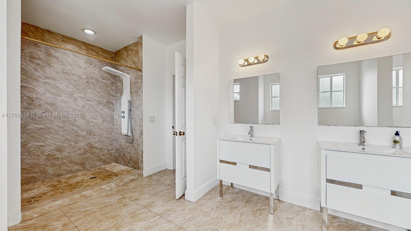 TWIN LAKE SHORES SOUTH - Residential