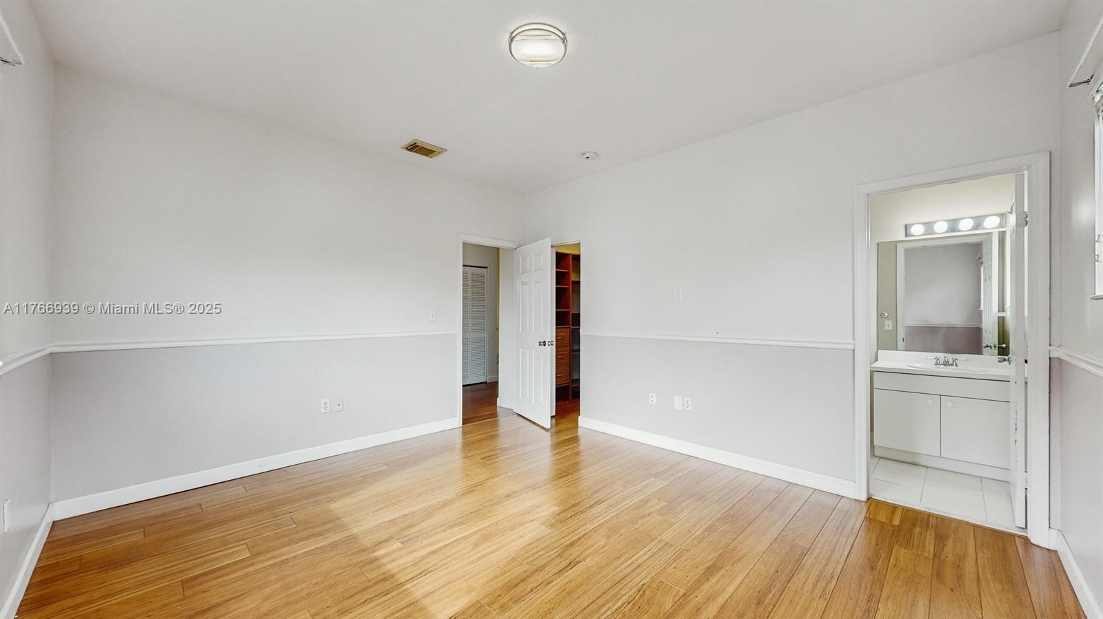 TWIN LAKE SHORES SOUTH - Residential