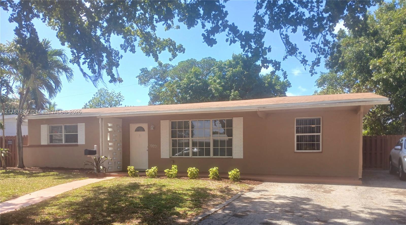 6464 Johnson St, Hollywood, Broward County, Florida - 3 Bedrooms  
1 Bathrooms - 