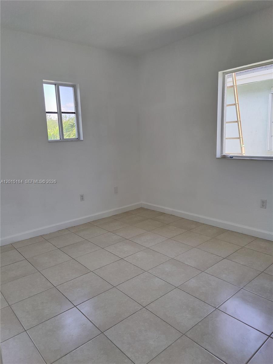 EMILIOS PLACE AT OASIS - Residential Lease