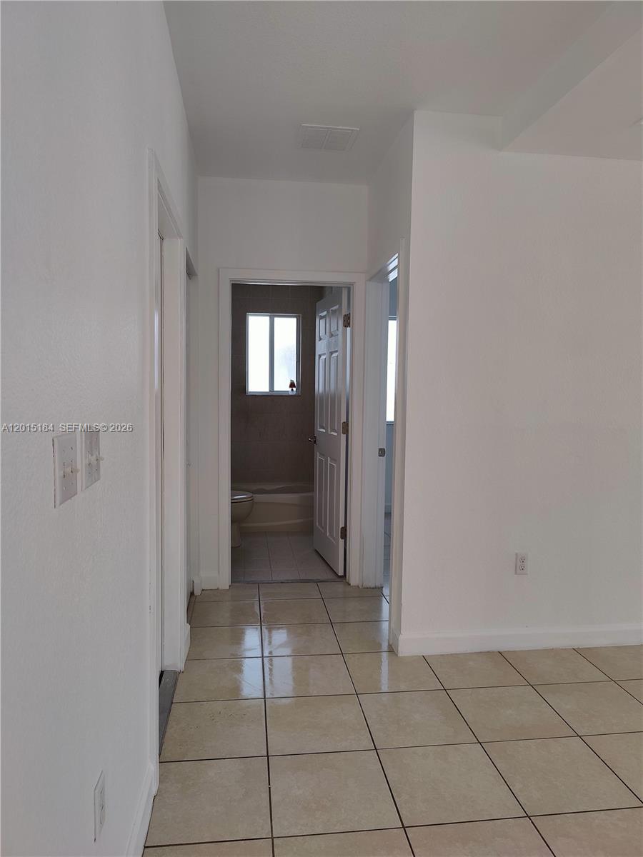 EMILIOS PLACE AT OASIS - Residential Lease