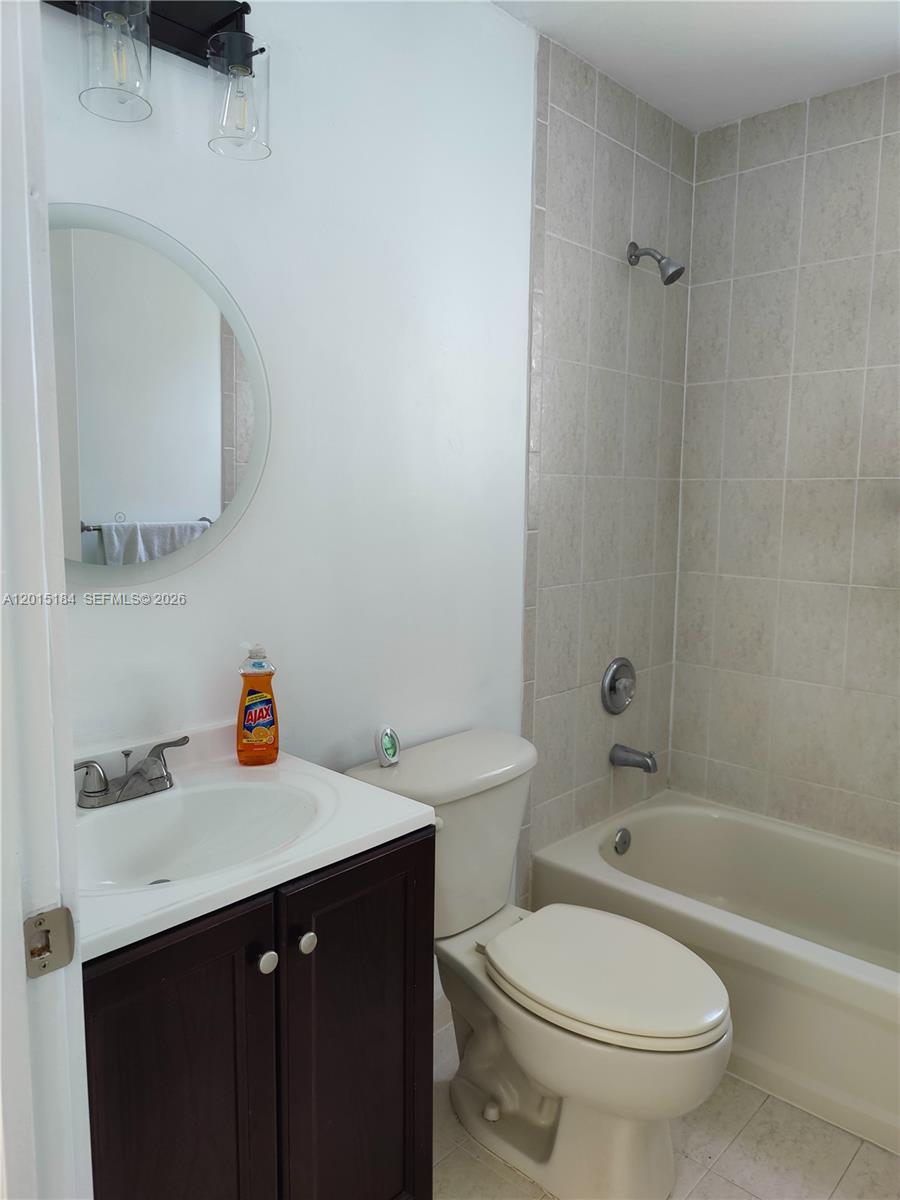 EMILIOS PLACE AT OASIS - Residential Lease