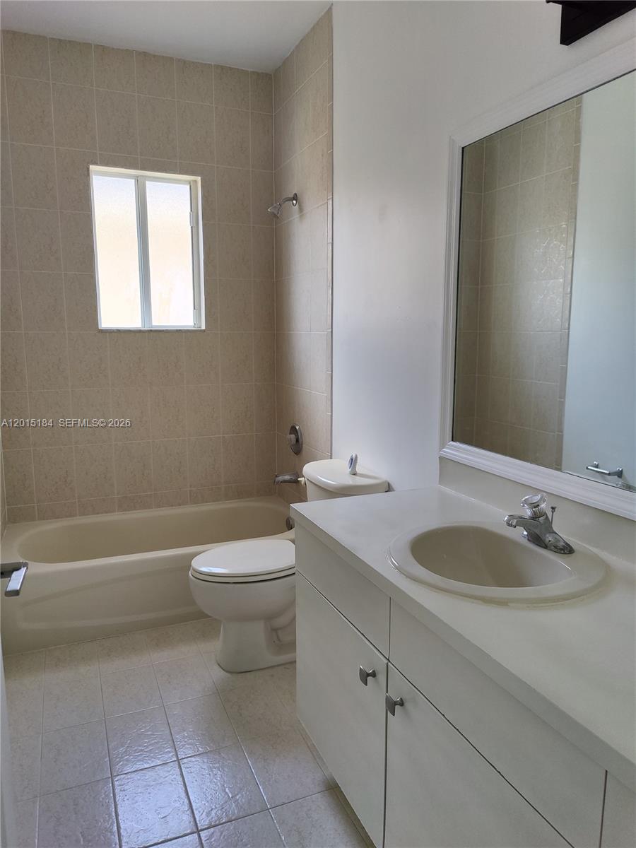 EMILIOS PLACE AT OASIS - Residential Lease