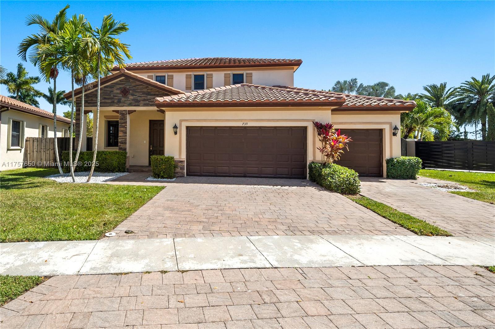 735 Se 35th Ter, Homestead, Miami-Dade County, Florida - 5 Bedrooms  
4 Bathrooms - 