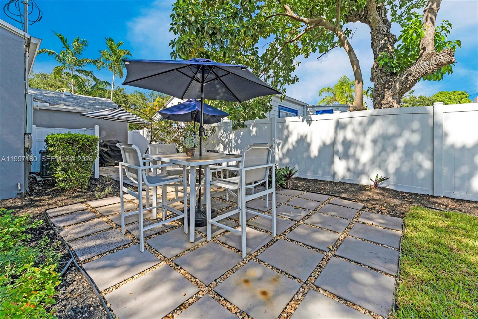 RIO VISTA C J HECTORS RES - Residential