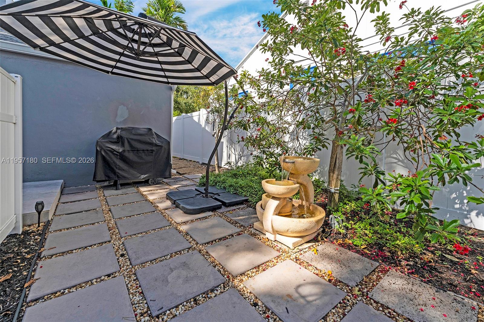 RIO VISTA C J HECTORS RES - Residential