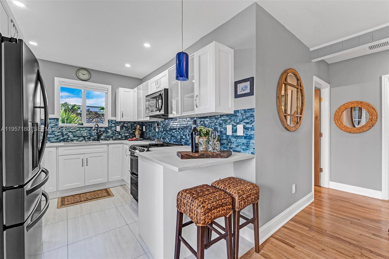 RIO VISTA C J HECTORS RES - Residential