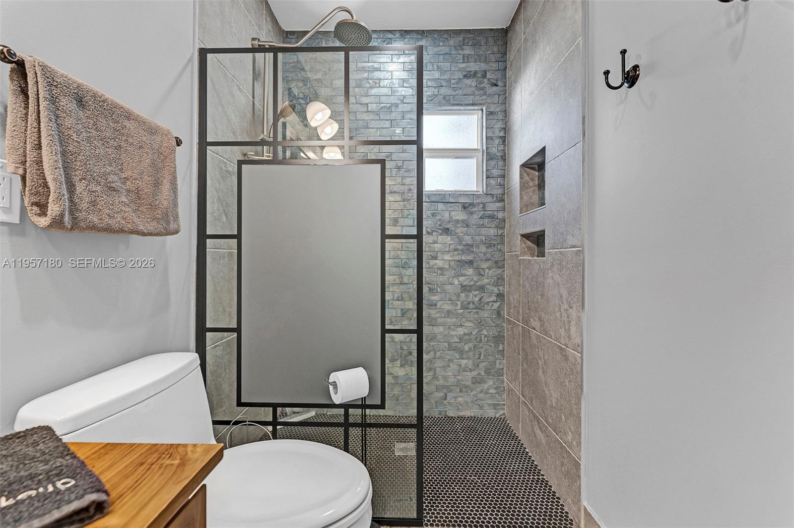 RIO VISTA C J HECTORS RES - Residential