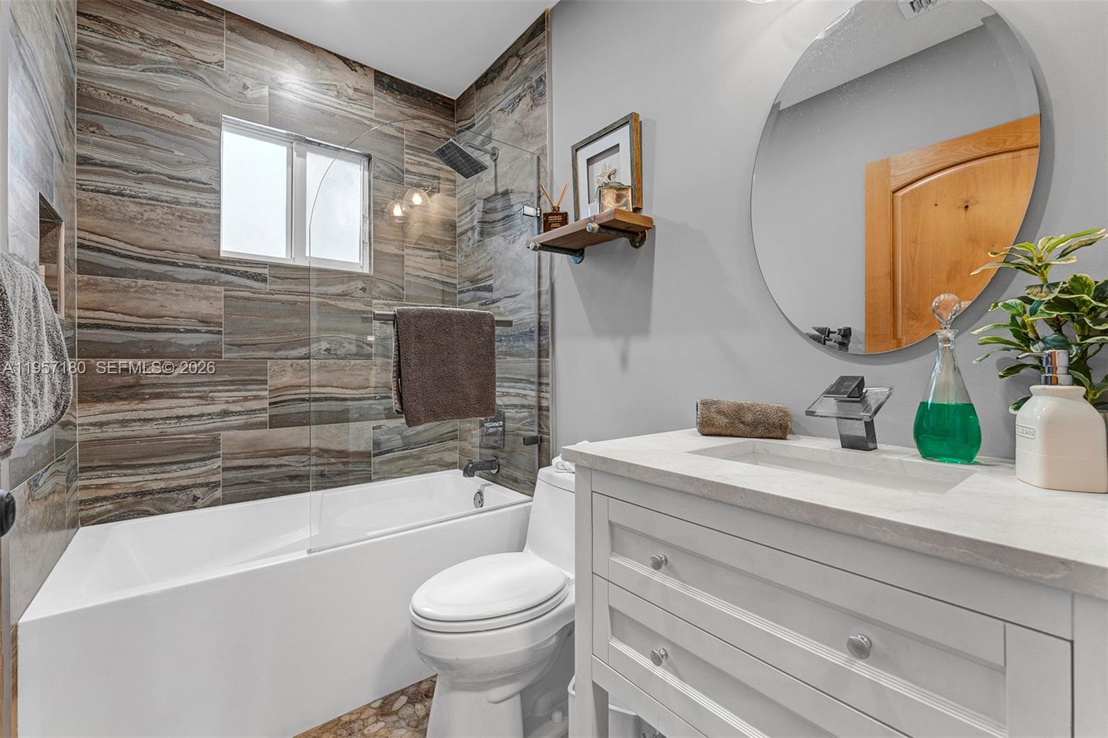 RIO VISTA C J HECTORS RES - Residential