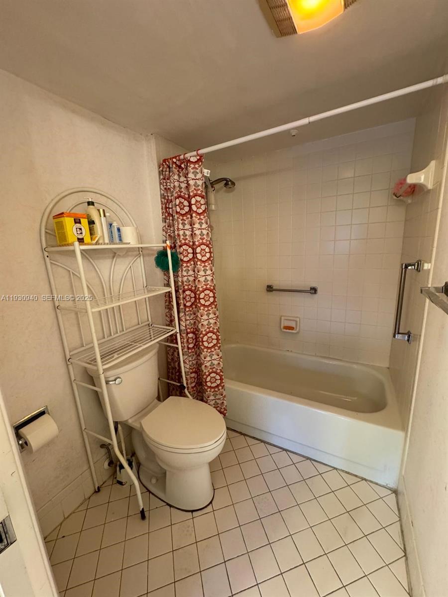 SUFFOLK AT CENTURY VILLAGE - Residential