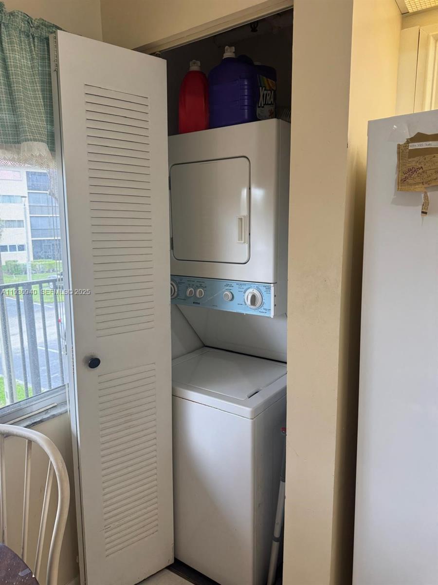 SUFFOLK AT CENTURY VILLAGE - Residential