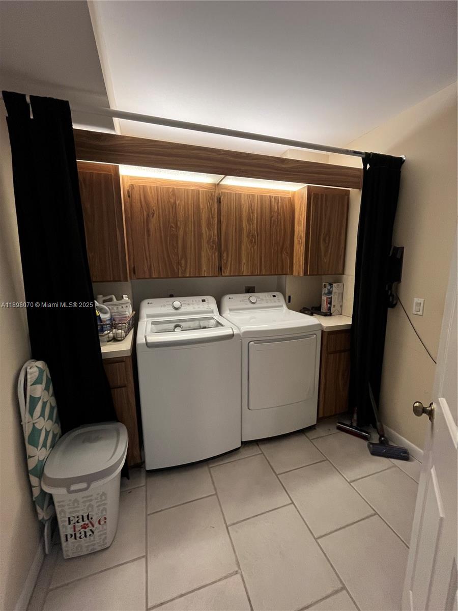 CONDO 11 OF WHITEHALL CON - Residential Lease