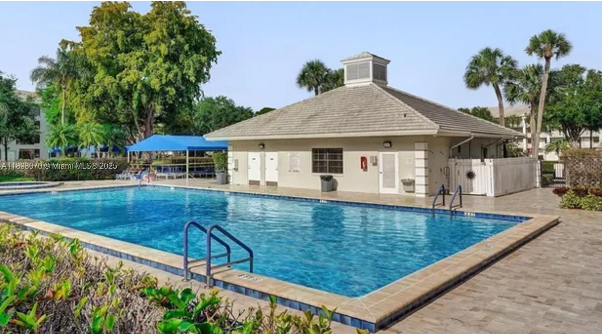 CONDO 11 OF WHITEHALL CON - Residential Lease