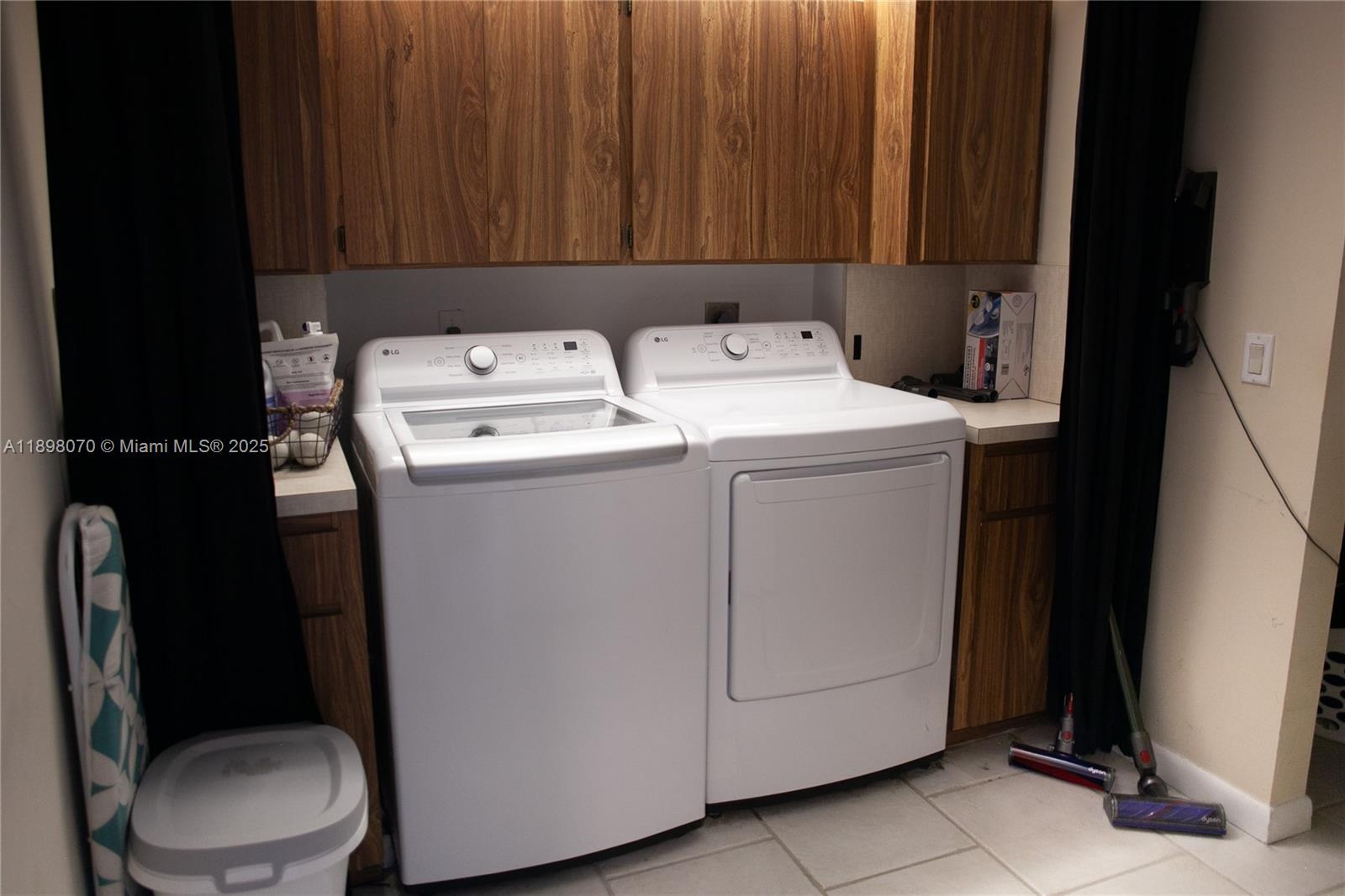 CONDO 11 OF WHITEHALL CON - Residential Lease