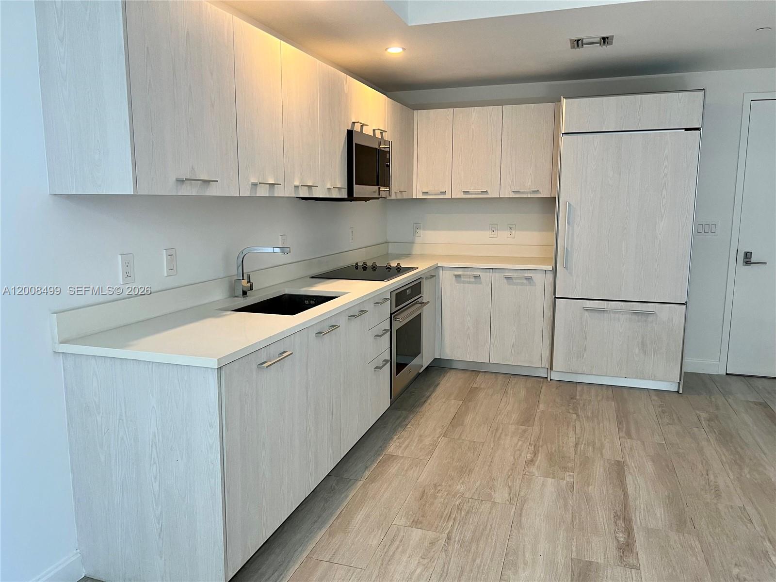 55 SW 9th St 2702