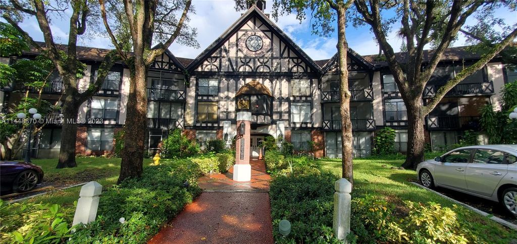 Photo of 3730 Inverrary Dr #3H, Lauderhill, FL 33319 (MLS # A11448870)