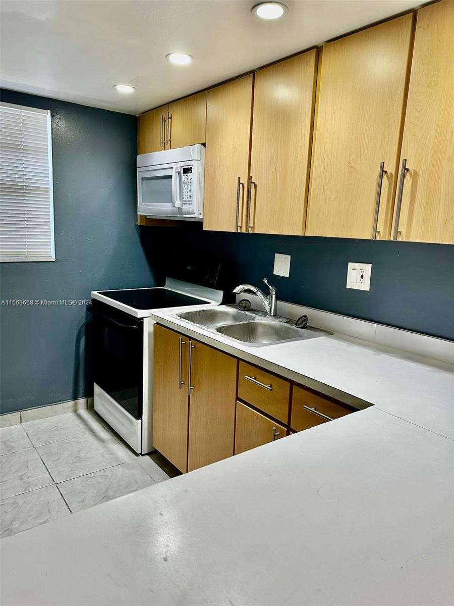 Rental Property at 8101 Sw 73rd Ave 21, Miami, Broward County, Florida - Bedrooms: 1 
Bathrooms: 1  - $1,825 MO.