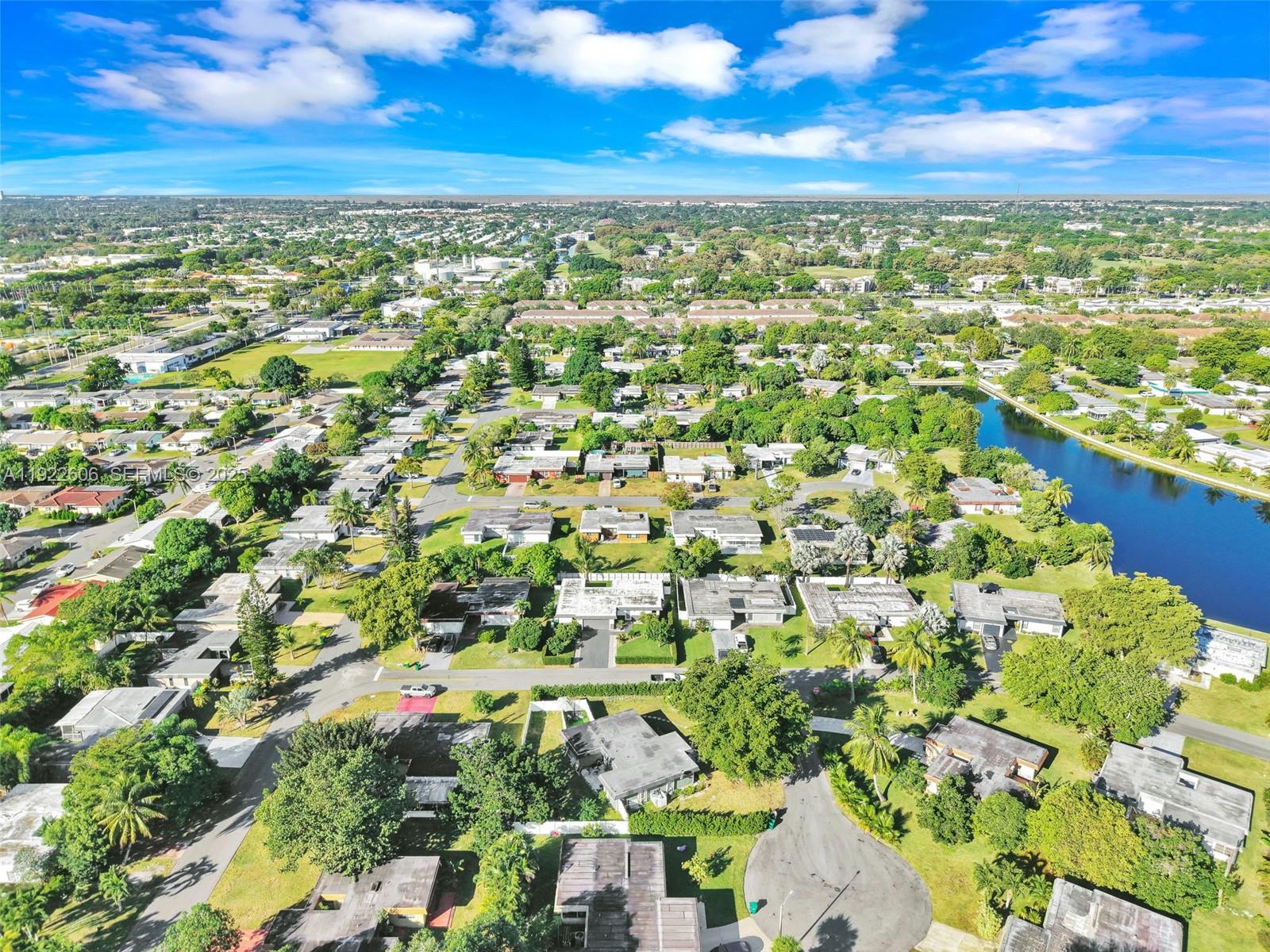 MAINLANDS OF TAMARAC LAKE - Residential