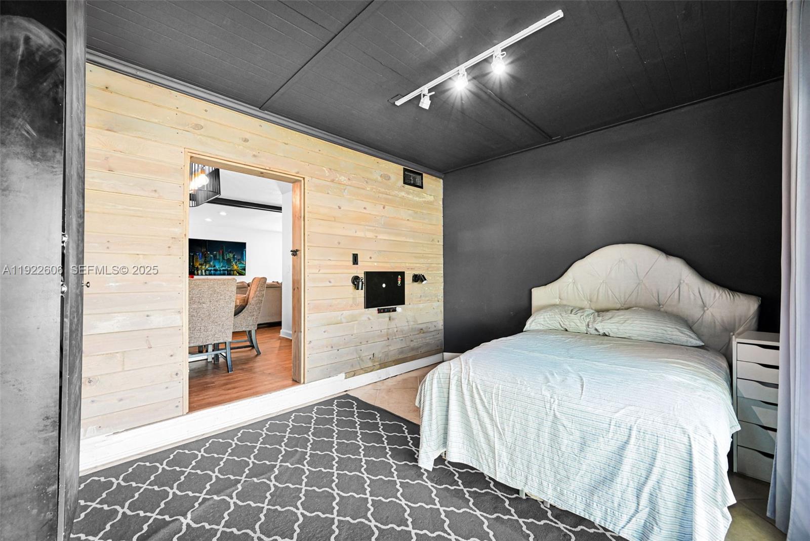 MAINLANDS OF TAMARAC LAKE - Residential