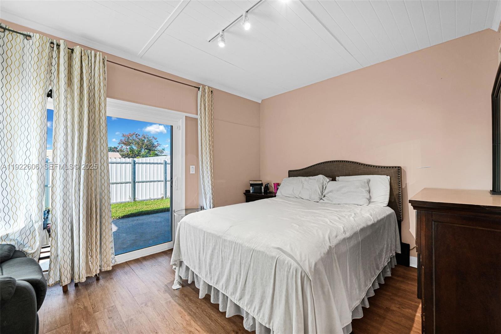 MAINLANDS OF TAMARAC LAKE - Residential