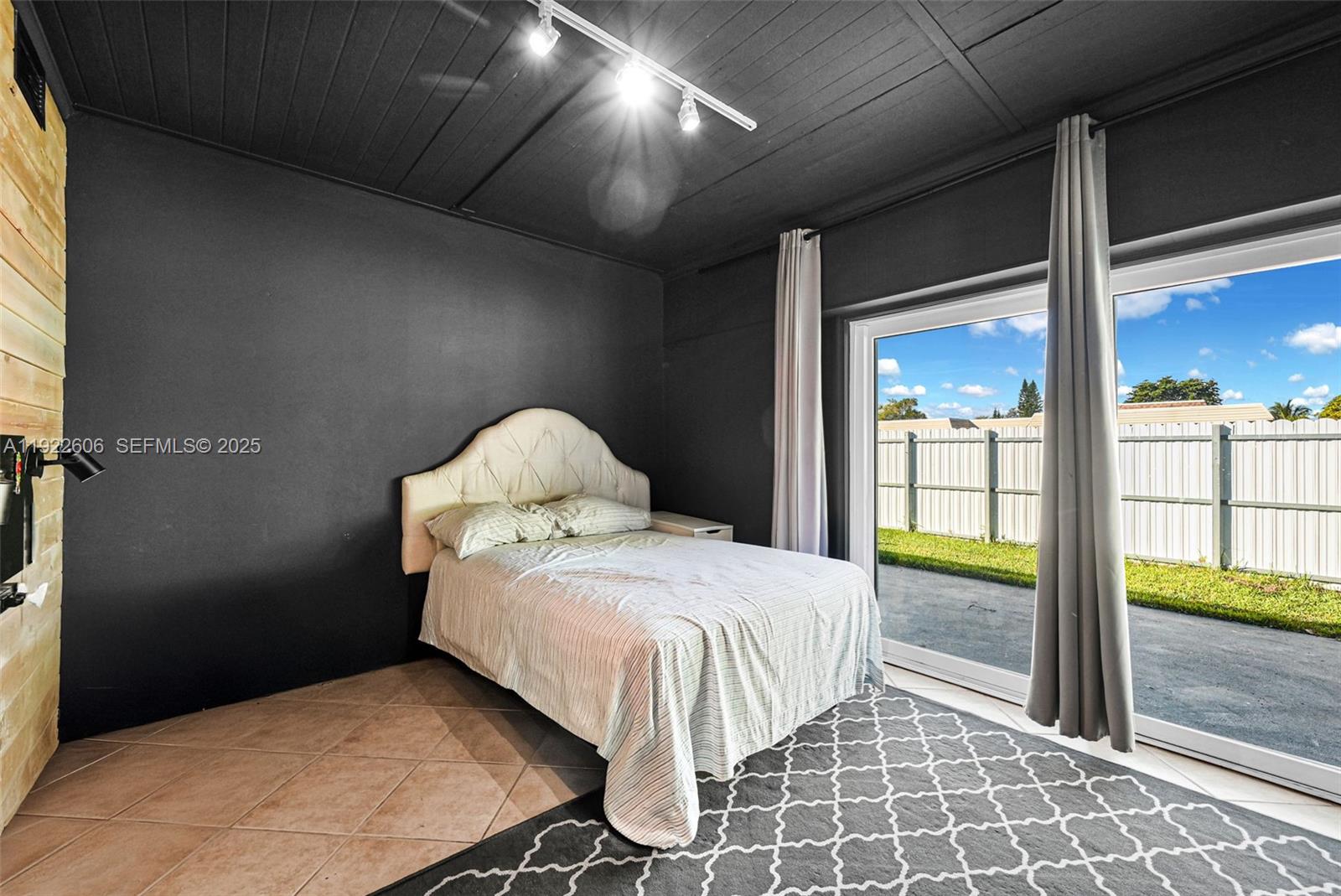 MAINLANDS OF TAMARAC LAKE - Residential