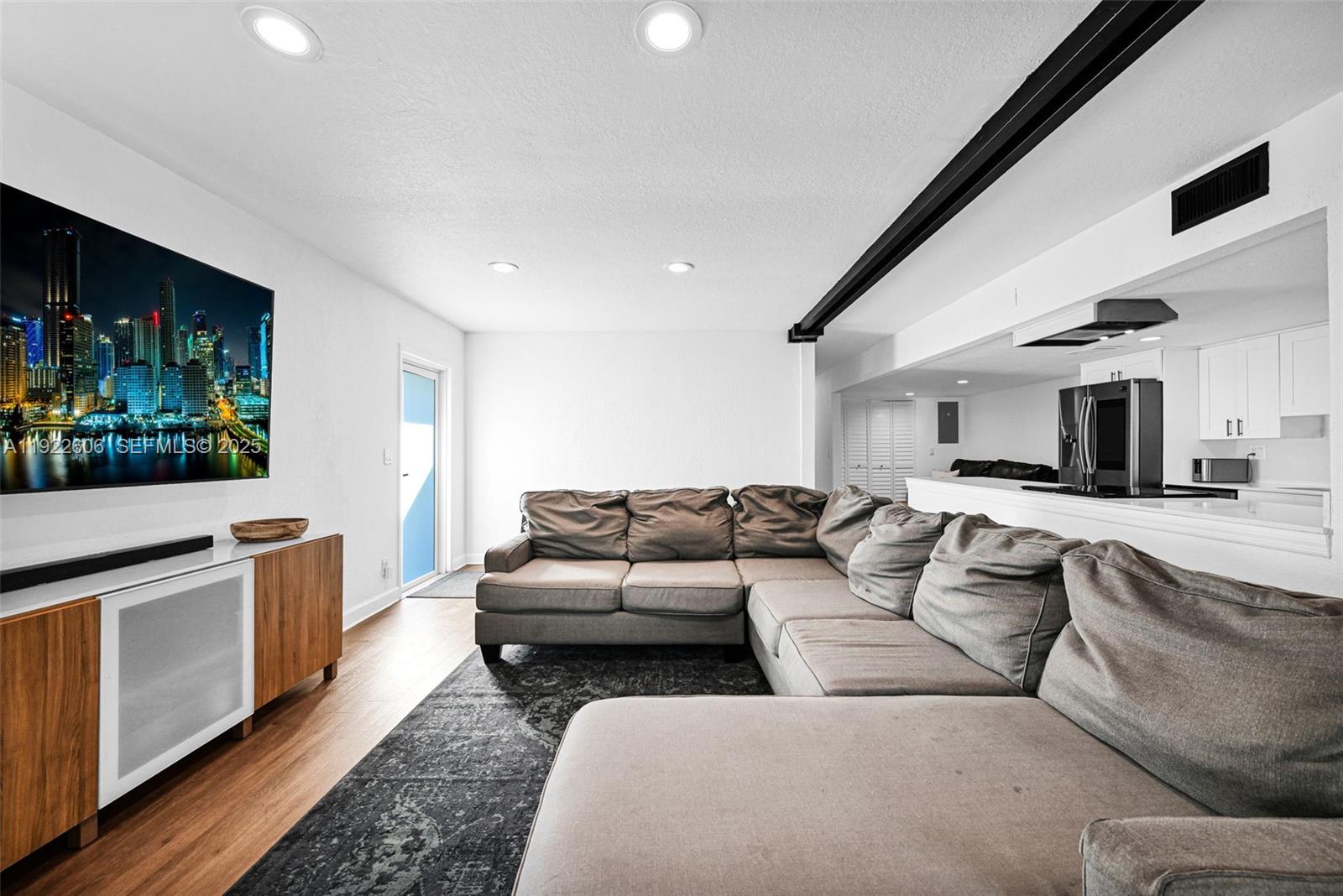 MAINLANDS OF TAMARAC LAKE - Residential