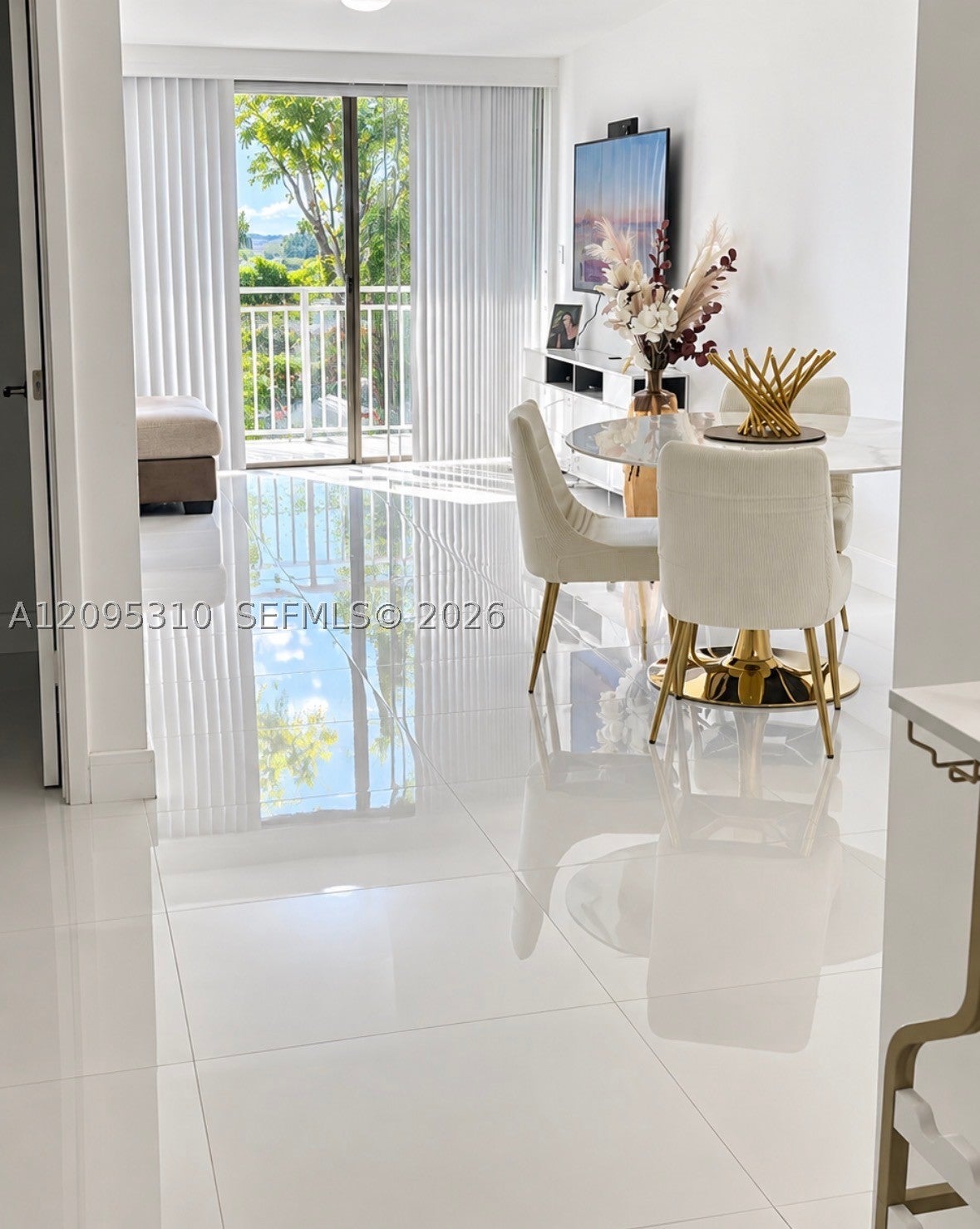 9371 Fontainebleau Blvd I220