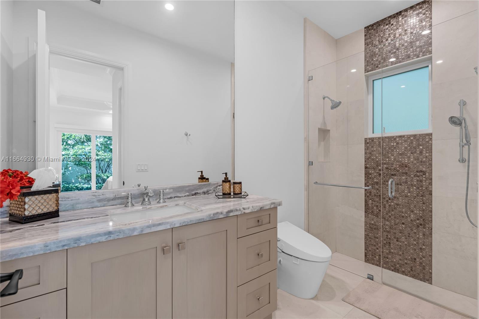 LAUDERDALE BEACH - Residential