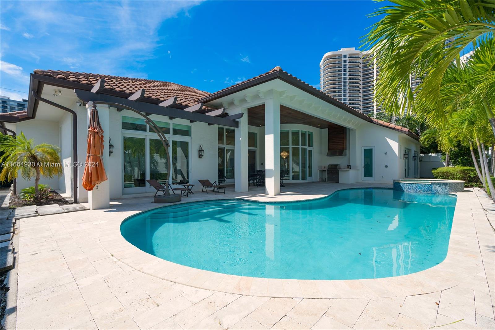 LAUDERDALE BEACH - Residential