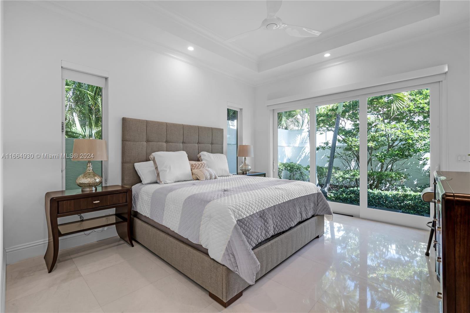 LAUDERDALE BEACH - Residential