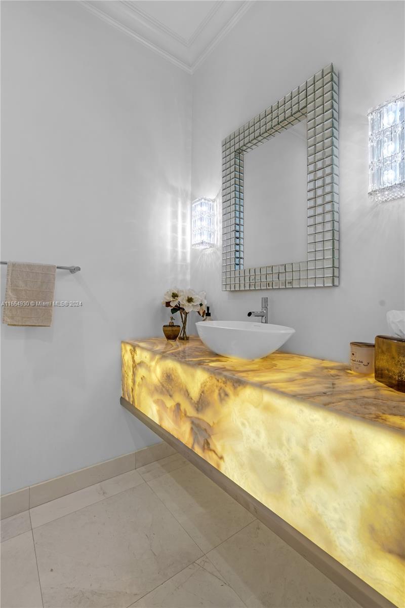 LAUDERDALE BEACH - Residential