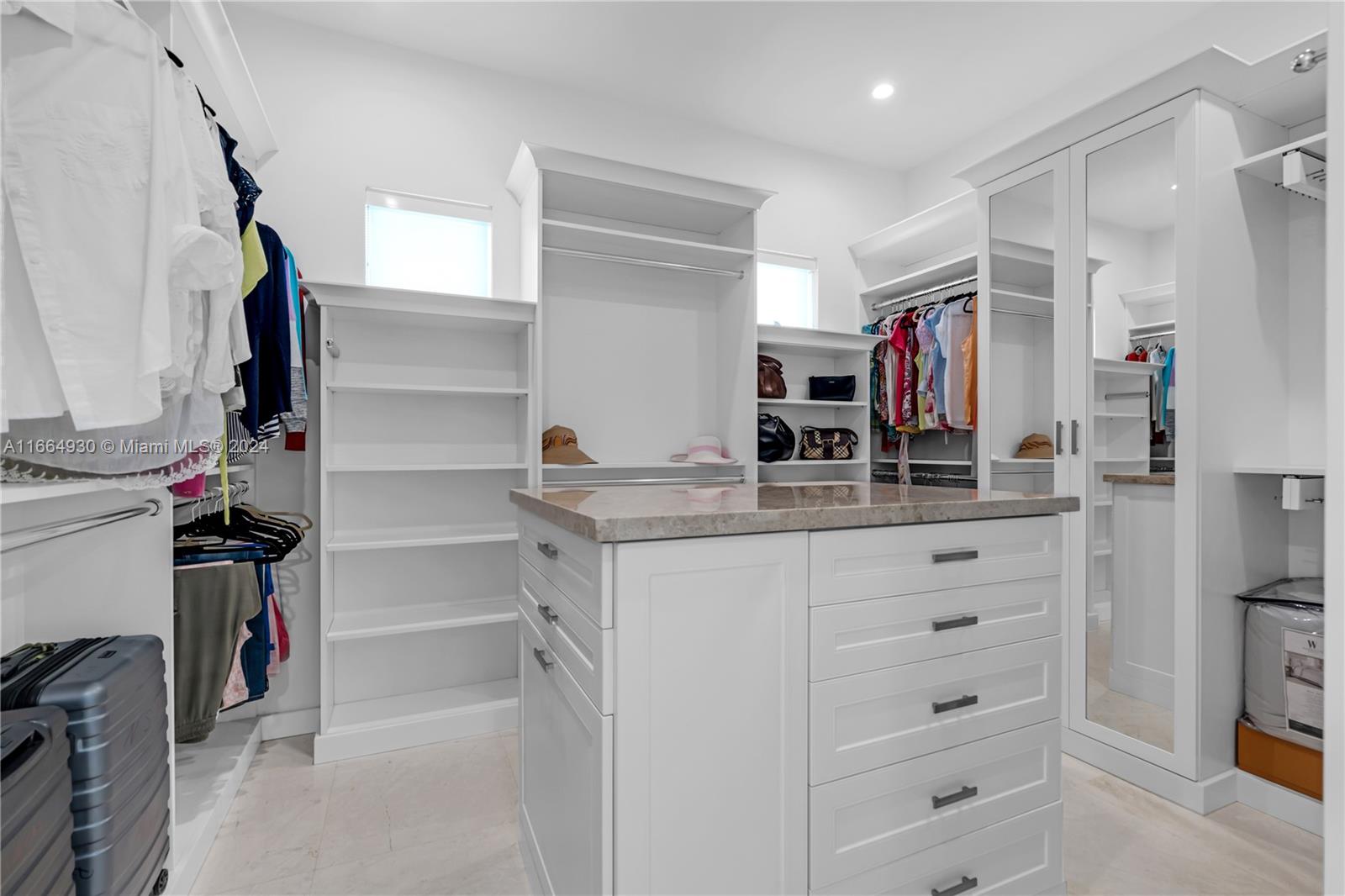 LAUDERDALE BEACH - Residential