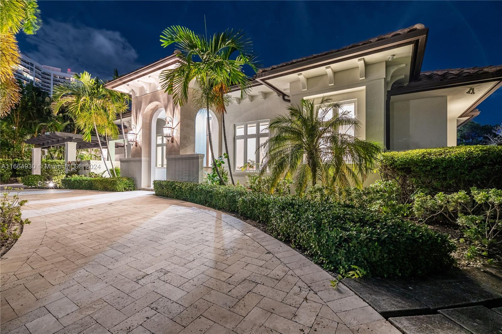 LAUDERDALE BEACH - Residential