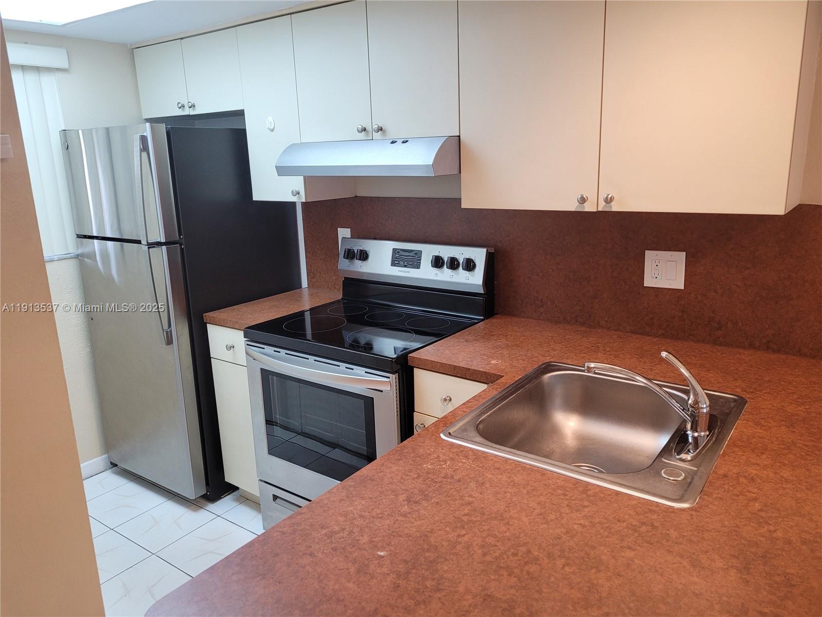 VISTA DEL LAGO CONDO XI - Residential Lease